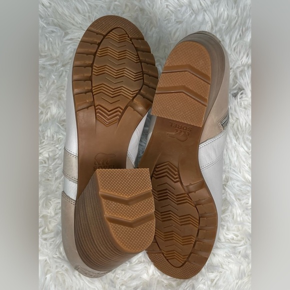 Sorel | Nadia Peep Toe Ankle Booties - Picture 10 of 11